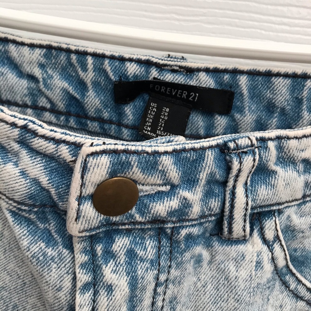 Forever 21 American Flag Shorts - Picture 3 of 4